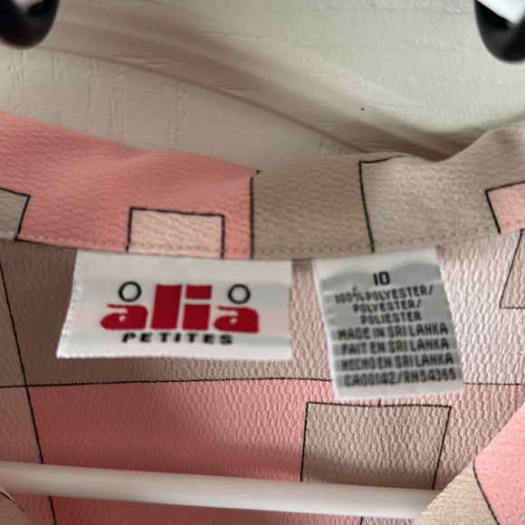 Alia Petites 10 Button Up top - Picture 2 of 3